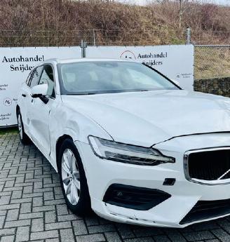 skadebil oplegger Volvo V-60 Momentum Pro 2021/1