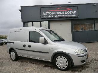 Schade caravan Opel Combo 1.3 CDTi Base AIRCO NIEUWE APK 2010/2
