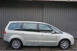 Schade scooter Ford Galaxy 2.0-16V 107kW 7P. Navigatie Ghia 2008/9
