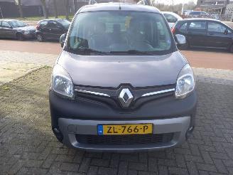 Schade scooter Renault Kangoo FAMILY-12TCE EXPRESSION 2014/5