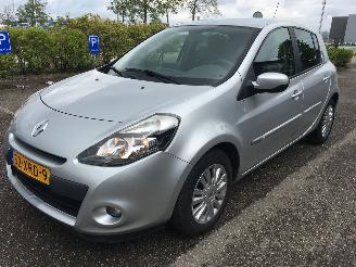 Schade scooter Renault Clio 1.2 tce 5drs 2012/3